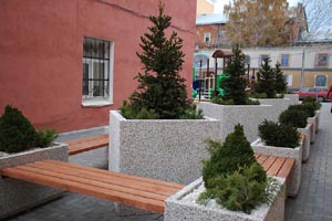 Кадка для деревьев  бетонная  с каменной крошкой